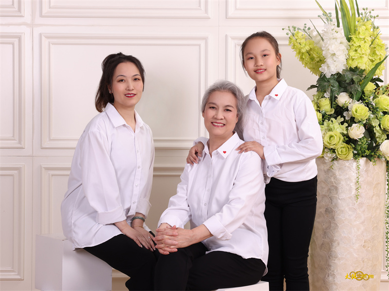 母愛(ài)相(xiàng)伴主題作(zuò)品