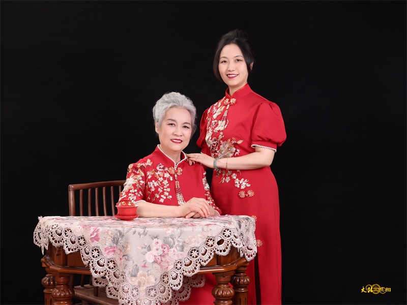 母愛(ài)相(xiàng)伴主題作(zuò)品