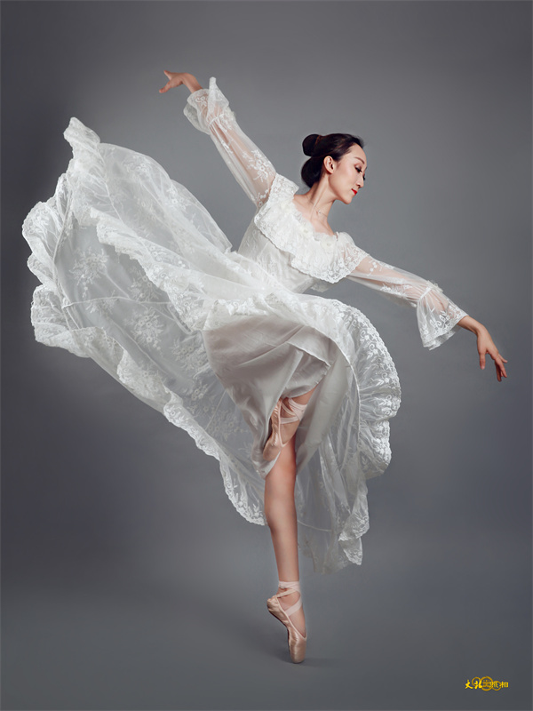 彩色創意人(rén)像作(zuò)品